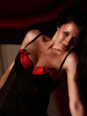 Carine sensuelle à souhait, elle aime le sex et elle s'occupe de toi avec amour appel 05 34 45 27 54